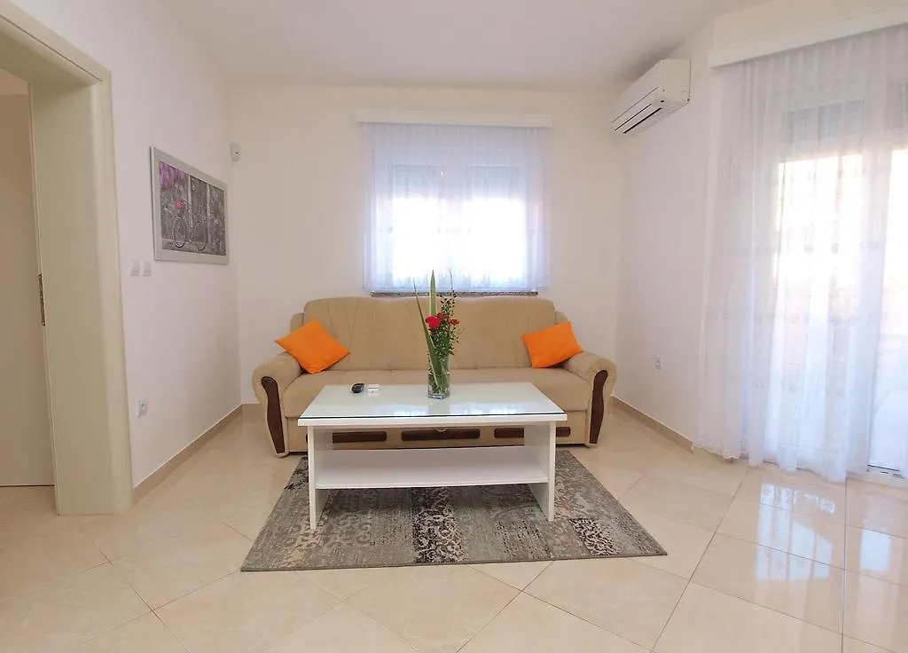 Apartments Medulin 396