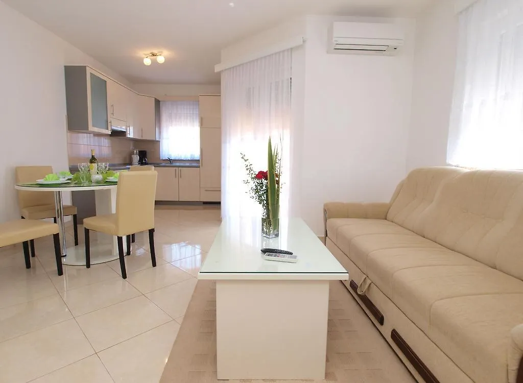 Apartments Medulin 396