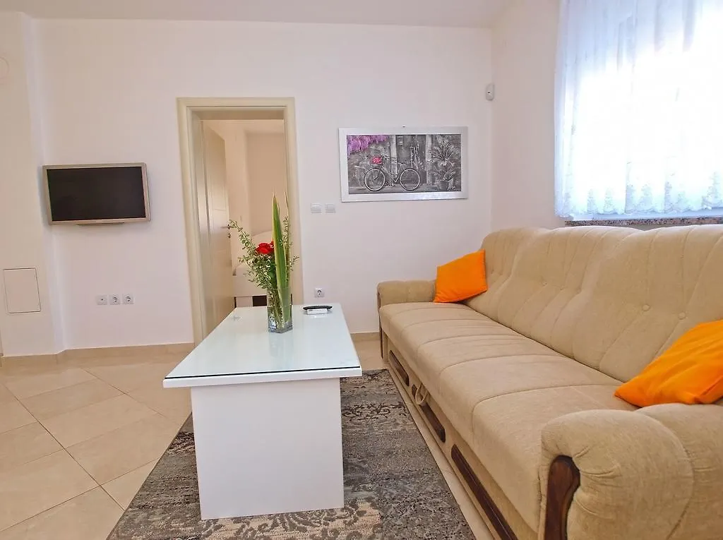 Apartments Medulin 396