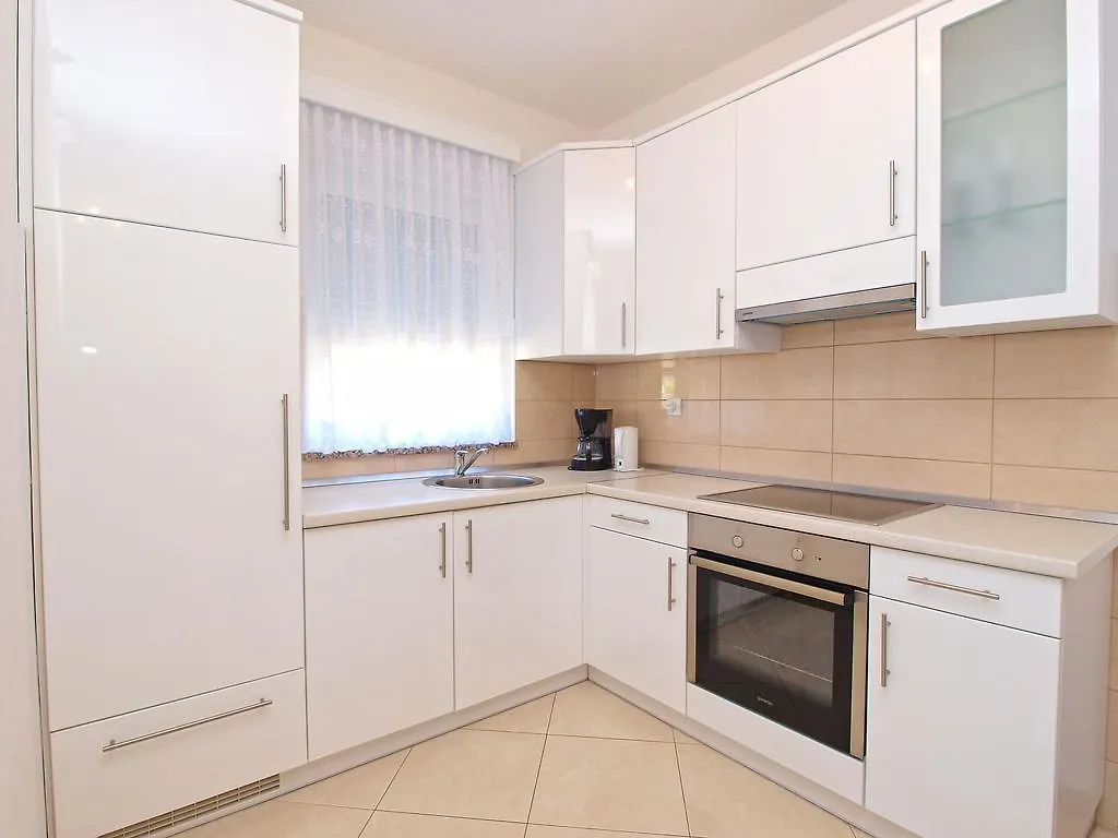 Apartments Medulin 396