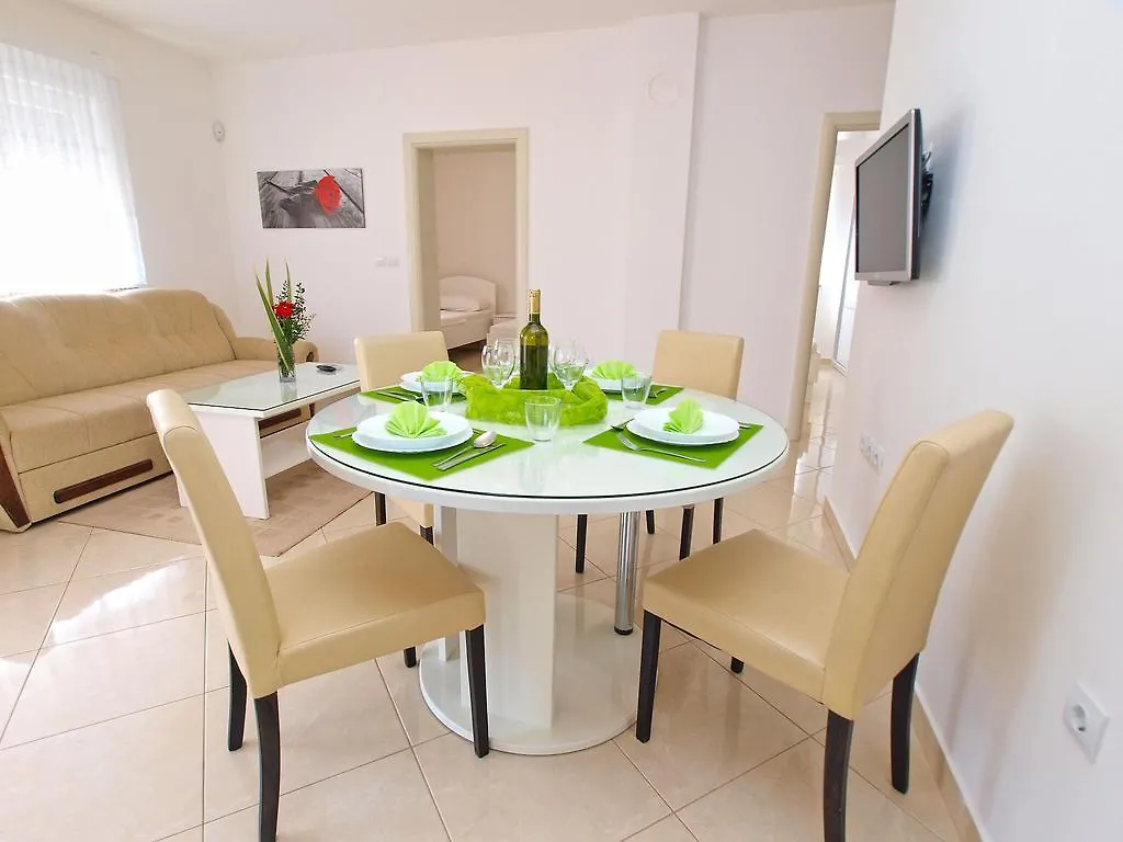 Apartments Medulin 396