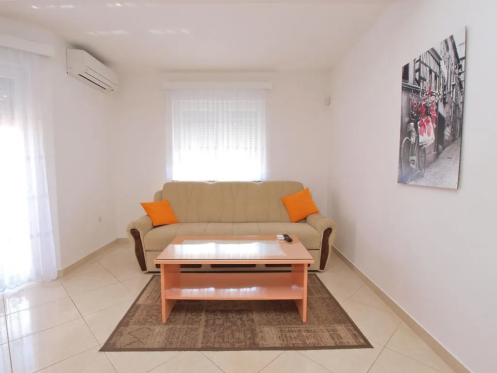 Apartments Medulin 396 0*,  Croatia